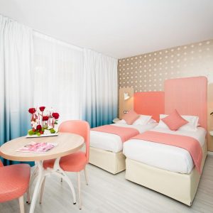Sedie 859 - Apart Hotel Nice France - imbottita rivestita ecopelle aragosta molena sedie made in italy