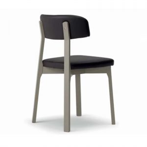 Sedia 852 tinta legno sbiancato, rivestita in ecopelle nera